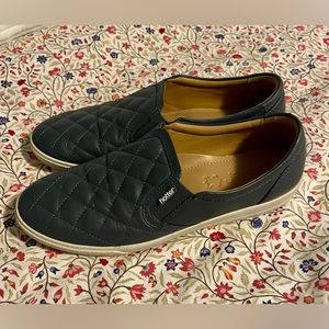 Hotter violet std, quilted slip on women’s shoes. US size 8, blue.